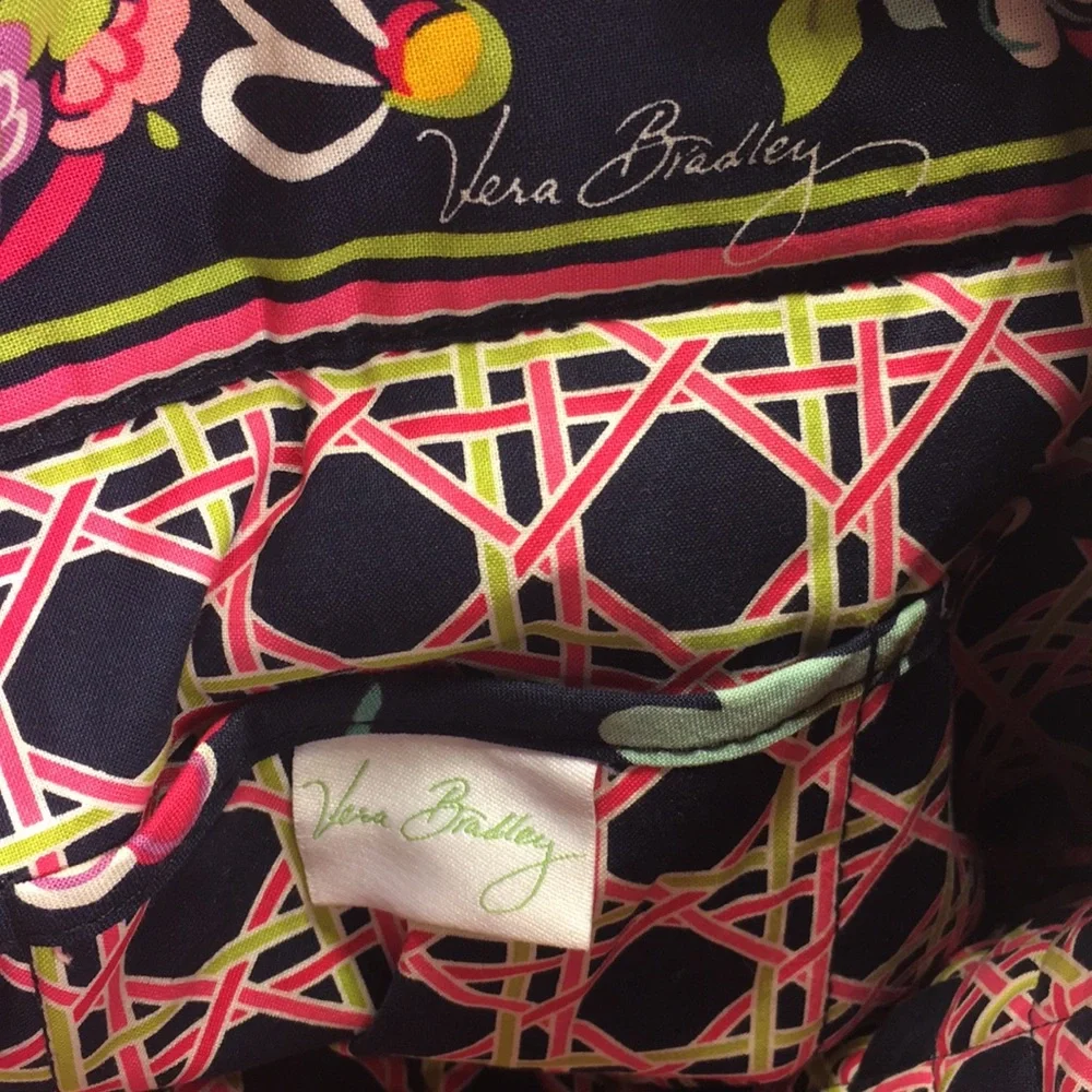 Vera Bradley large tote in excellent condition